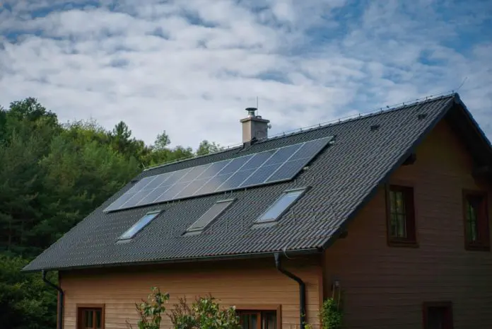 Rénovation énergétique : les étapes clés pour une maison plus écologique - 1 Utilisation des énergies renouvelables